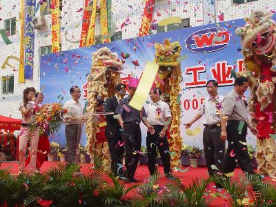 深圳初一舞狮_深圳春节舞狮表演_深圳新年酒店舞狮旺场